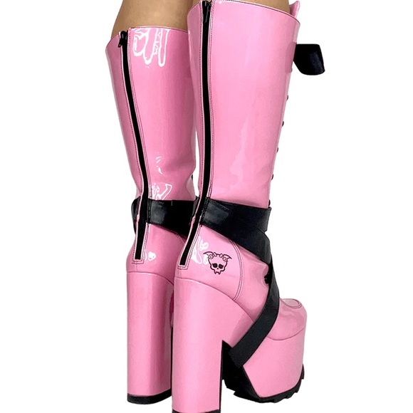 Monster High x YRU Draculaura Boots - Size 9 - Picture 11 of 11